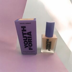 Youth Foria Date Night Serum Foundation - Light Beige # 245